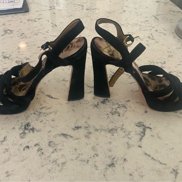 Black suede Sam Edelman heels. - Picture 4 of 4